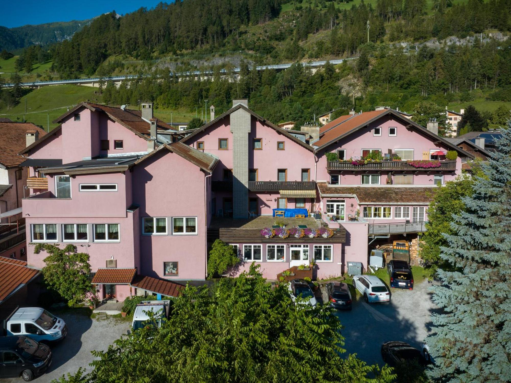 Hotel Krone Matrei am Brenner Exteriör bild