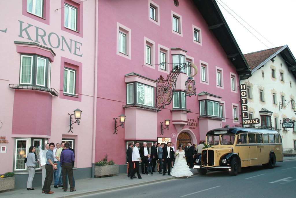 Hotel Krone Matrei am Brenner Exteriör bild