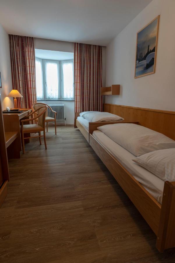 Hotel Krone Matrei am Brenner Exteriör bild