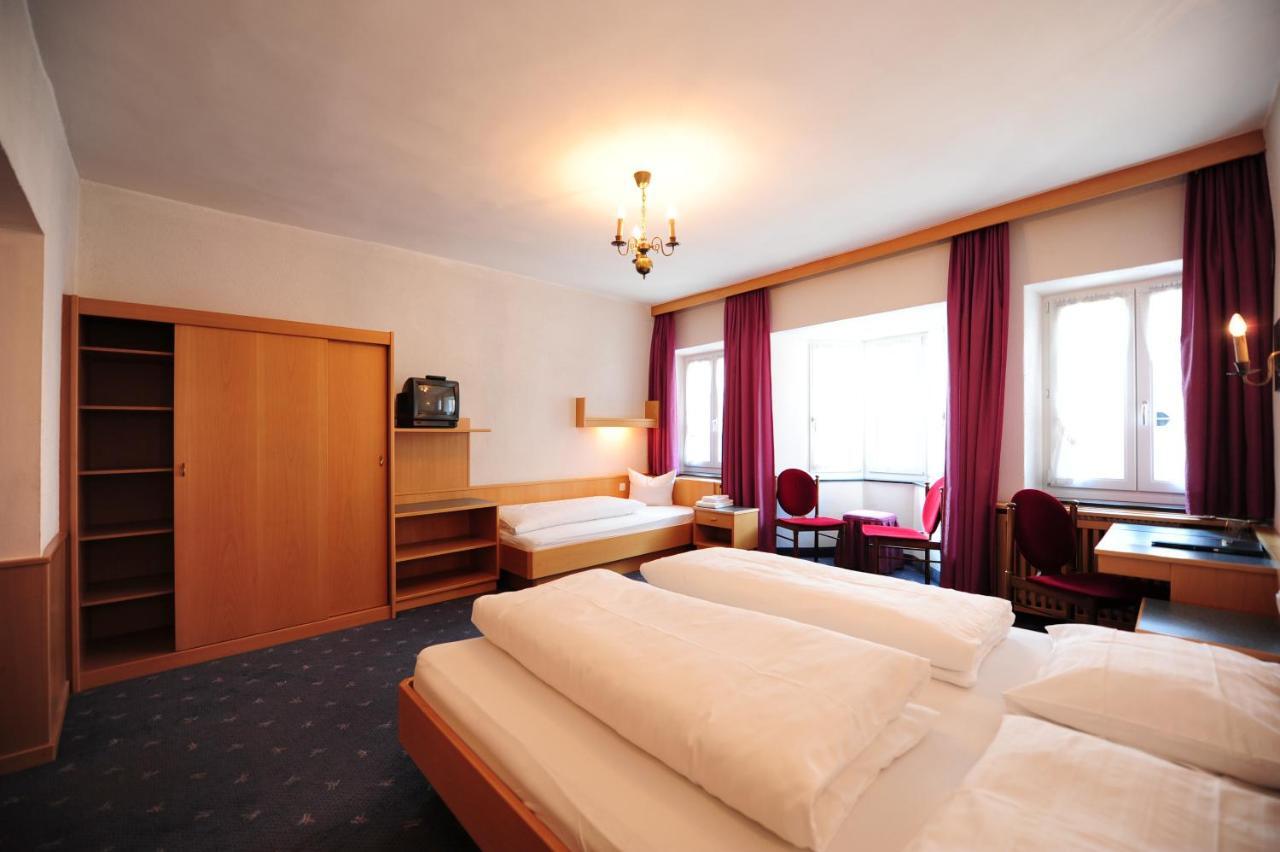 Hotel Krone Matrei am Brenner Exteriör bild