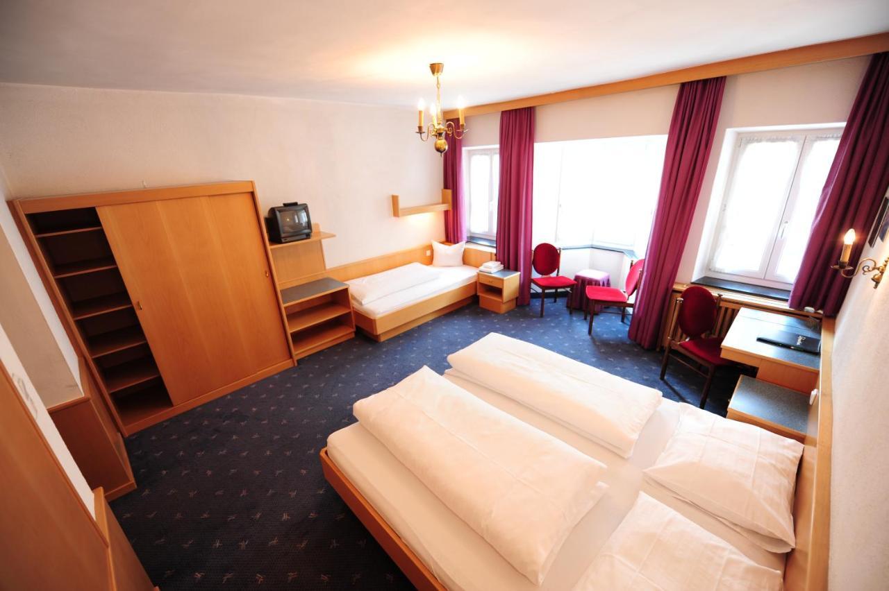 Hotel Krone Matrei am Brenner Exteriör bild