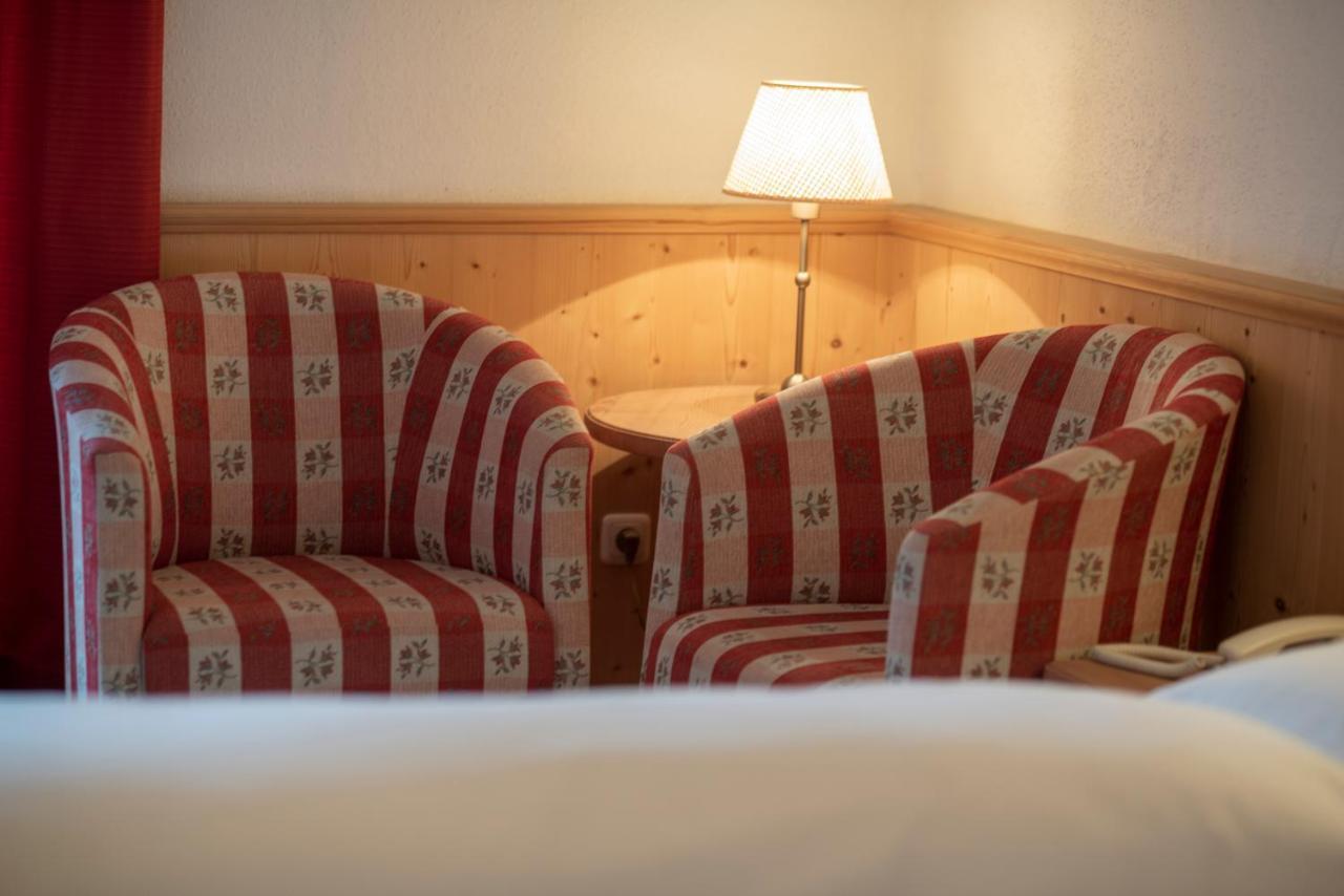 Hotel Krone Matrei am Brenner Exteriör bild