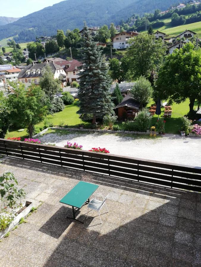 Hotel Krone Matrei am Brenner Exteriör bild
